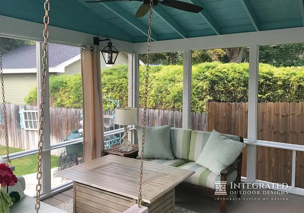 room enclosure with swing